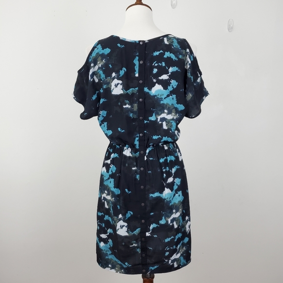 UO Silence + Noise Cold Shoulder Dress - Picture 10 of 15